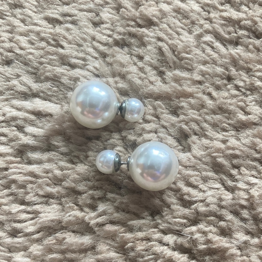 Elegant Pearl Stud Earrings